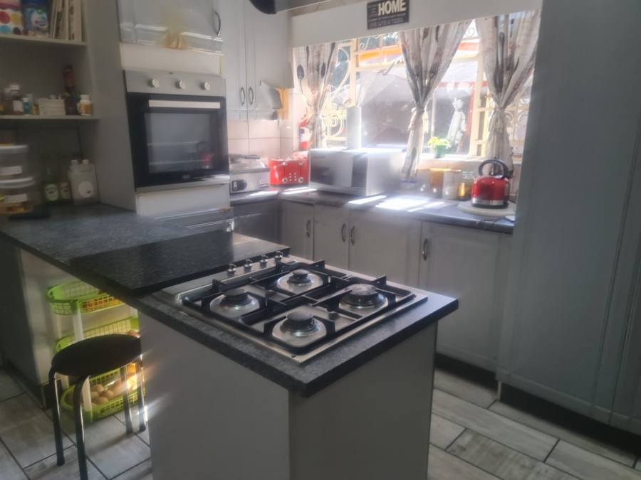 4 Bedroom Property for Sale in Oos Einde North West